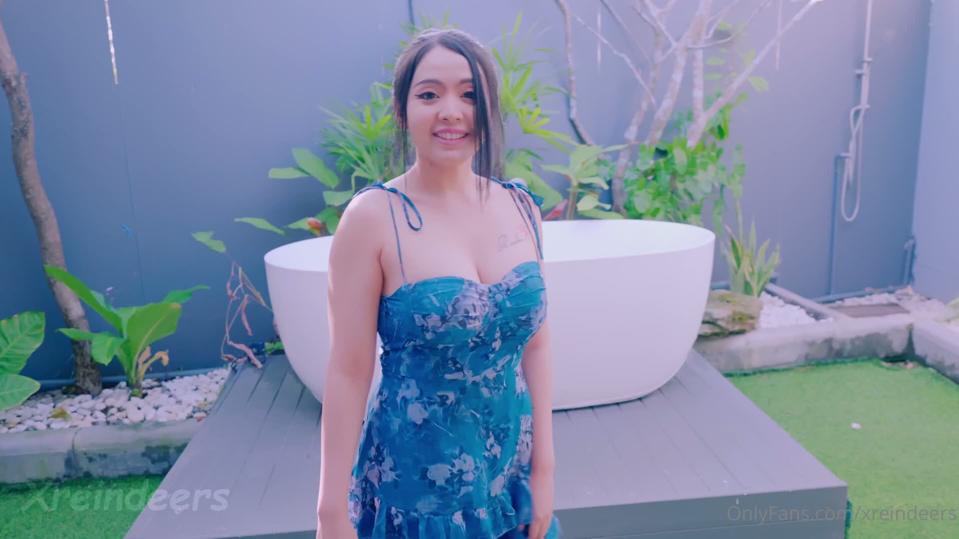 《Xreindeers_亲爱的。在这样的假期里，没有什么比在我脸上射精更棒的了》最新高清视频播放封面图